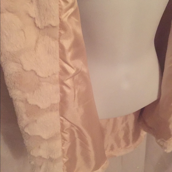 New  Hi/ Low warm vest - Picture 5 of 5